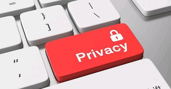 Eliminare contenuti online: guida legale sulla privacy