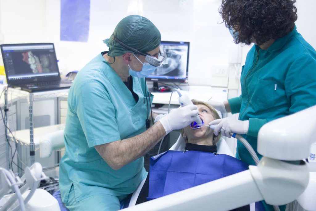 Come Rimuovere Recensioni False su Google per una Clinica Dentale