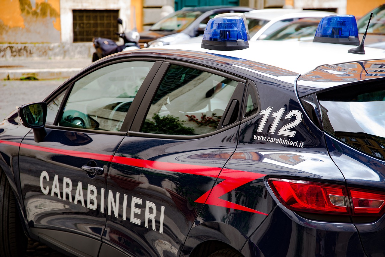 Chiede 12mila euro a un'anziana fingendosi carabiniere:  ecco come proteggersi dalla truffe 