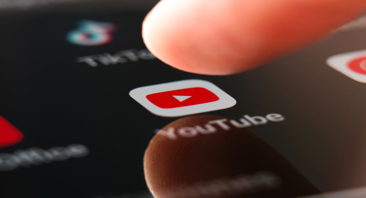 Eliminare Video Ingiuriosi da YouTube per una Personalità Pubblica